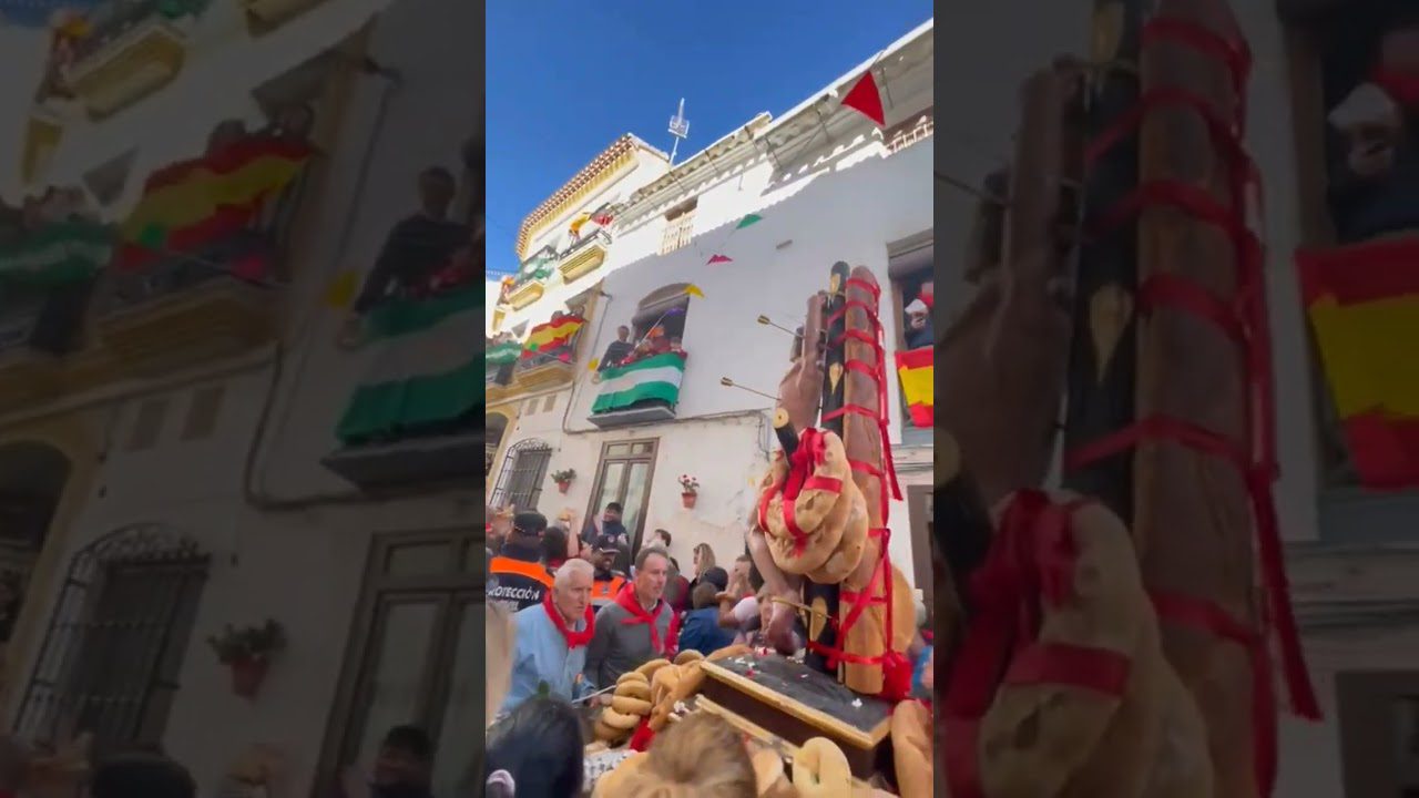 comovistenloslocalesenlasfiestasdeAlmeriadurantelaSemanaSanta Andalucía Noticias 24h cómo visten los locales en las fiestas de Almería durante la Semana Santa